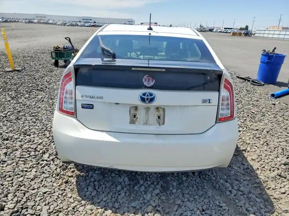 JTDKN3DU2F0426614 2015 TOYOTA PRIUS-5