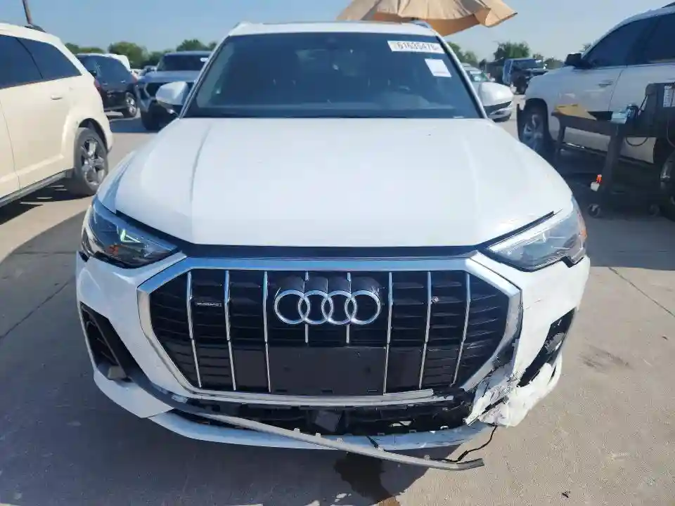 WA1DECF37M1045761 2021 AUDI Q3-4