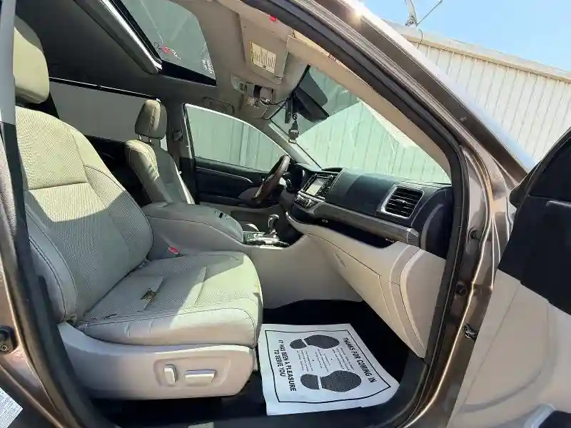 5TDYZRFH0HS188103 2017 TOYOTA HIGHLANDER-4