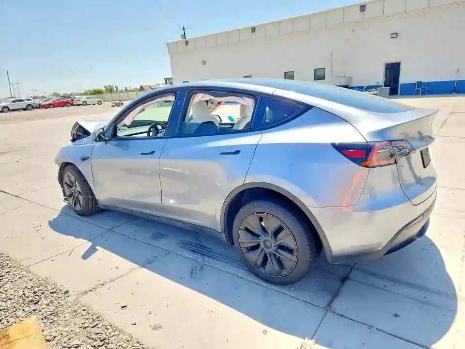 7SAYGDEE8RA301799 2024 TESLA MODEL Y-1