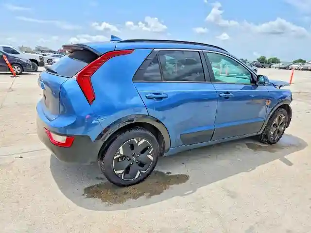 KNDCR3L18P5062008 2023 KIA NIRO-2