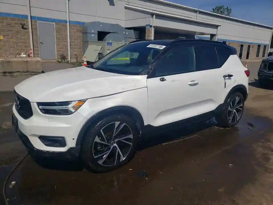 YV4162UM6N2648611 2022 VOLVO XC40-0