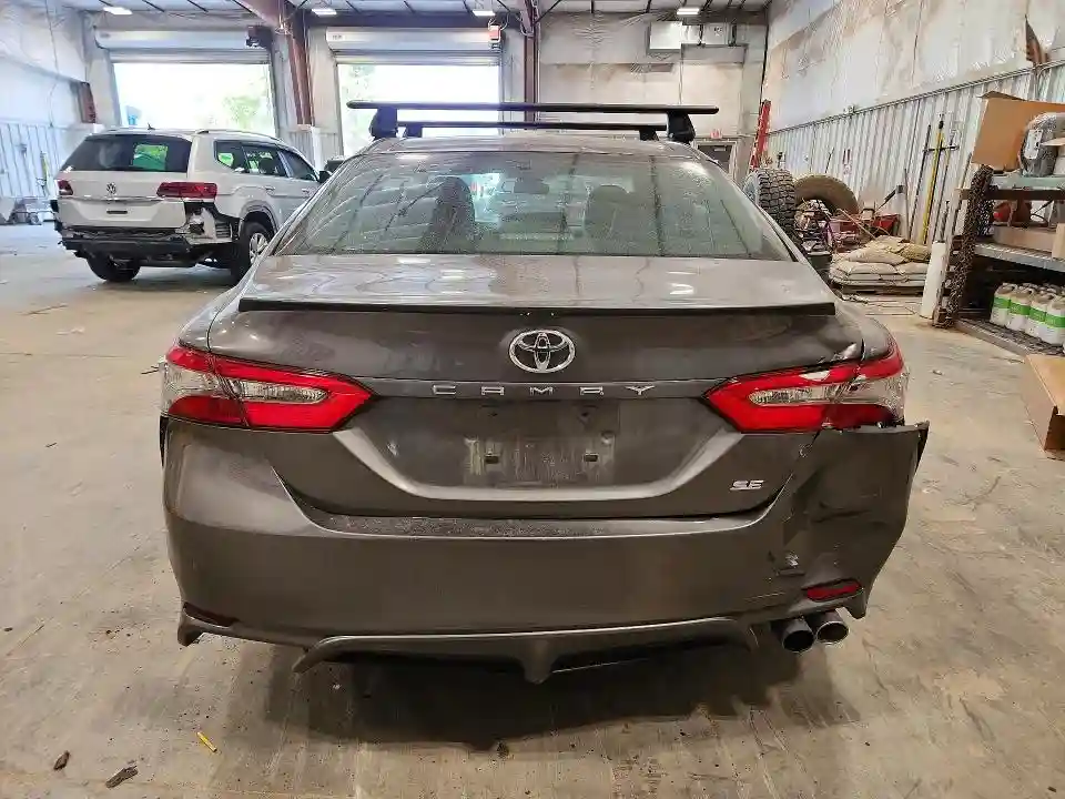 4T1B11HK4JU630658 2018 TOYOTA CAMRY-5