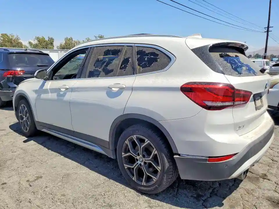 WBXJG7C0XM5T01360 2021 BMW X1-1