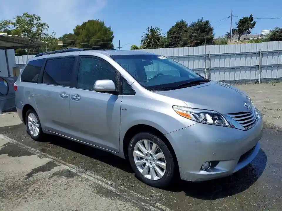 5TDDZ3DCXHS186152 2017 TOYOTA SIENNA-3