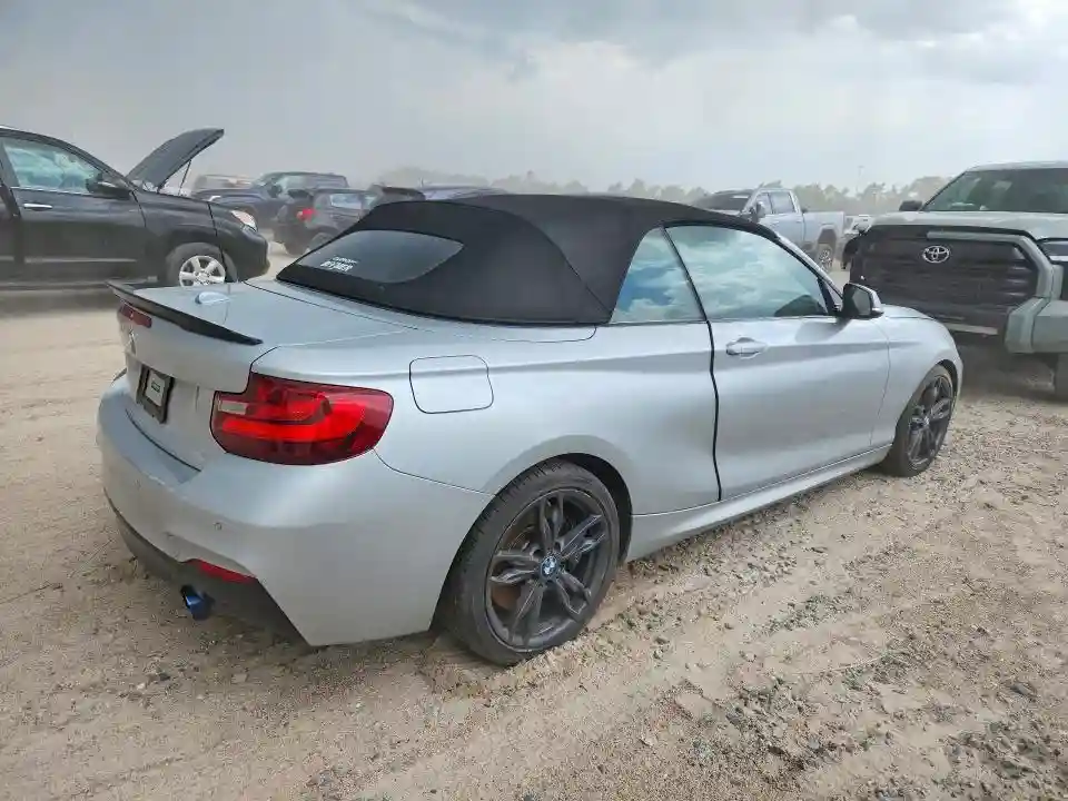 WBA2L3C32HV667882 2017 BMW M2-2