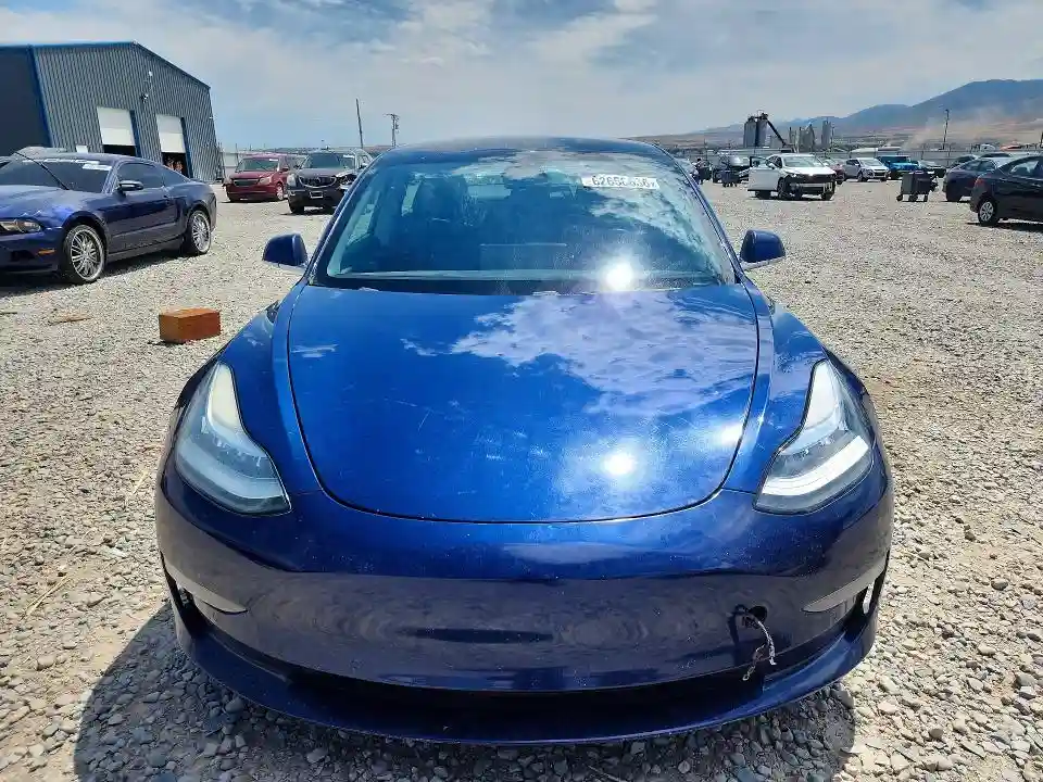 5YJ3E1EB7KF433138 2019 TESLA MODEL 3-4