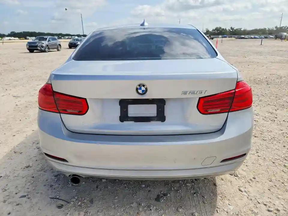 WBA8A9C5XJAH14547 2018 BMW 3 SERIES-5