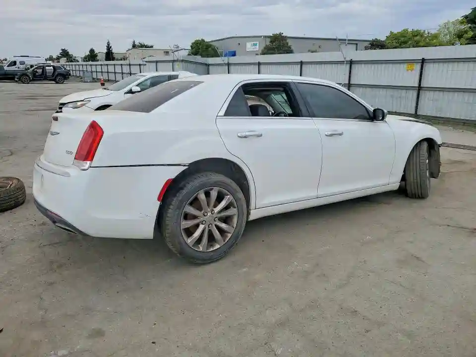 2C3CCAKG9JH250486 2018 CHRYSLER 300-2