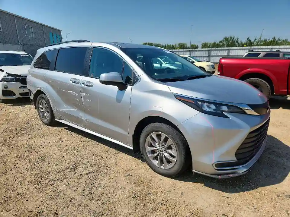 5TDGRKECXRS208884 2024 TOYOTA SIENNA-3