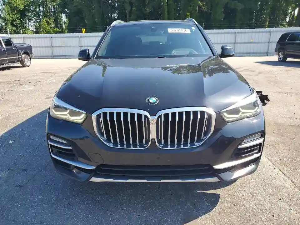 5UXCR6C54KLL35081 2019 BMW X5-4