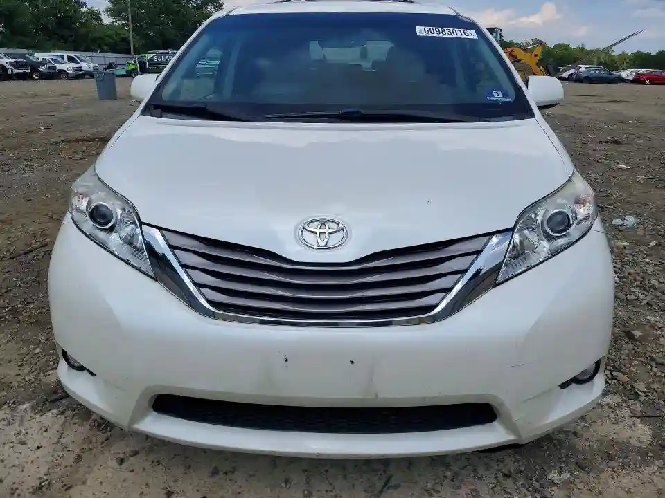 5TDYK3DC1FS608747 2015 TOYOTA SIENNA-4
