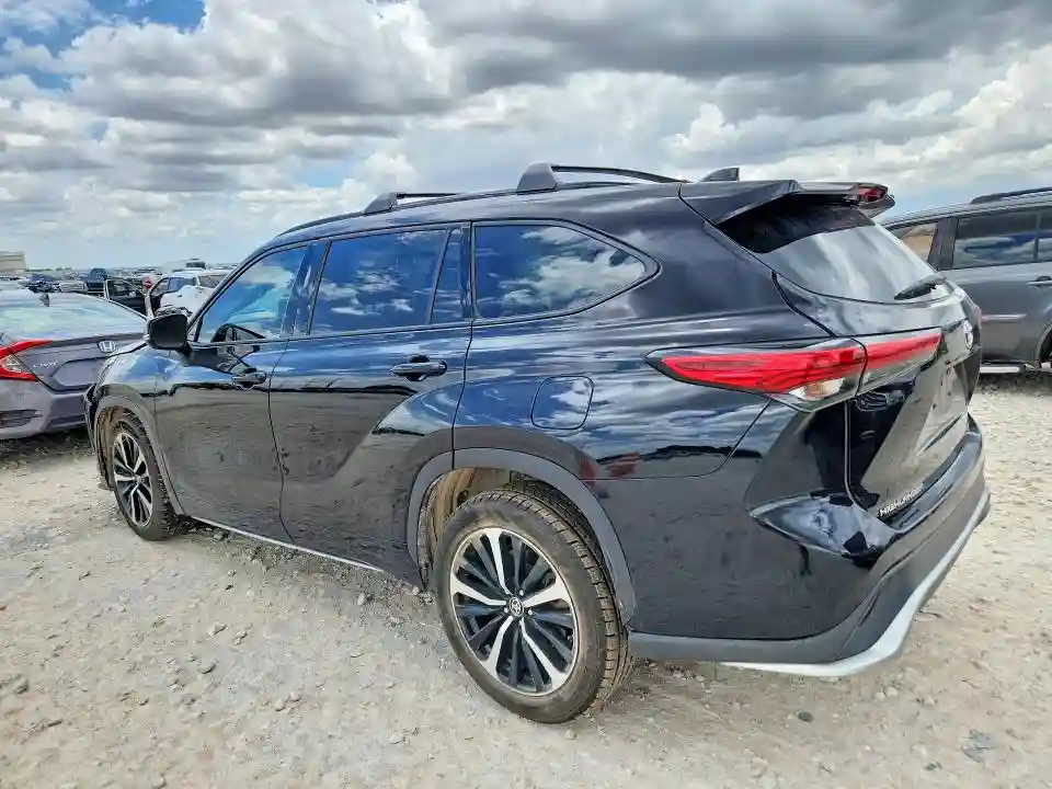 5TDLZRBH2NS165496 2022 TOYOTA HIGHLANDER-1