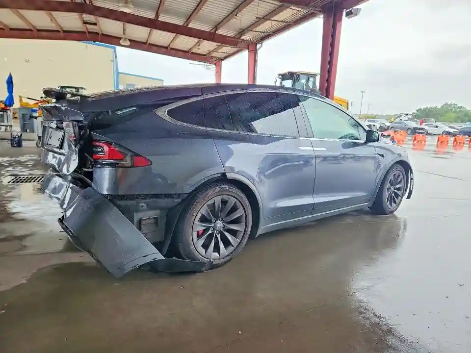 5YJXCDE44JF081127 2018 TESLA MODEL X-2
