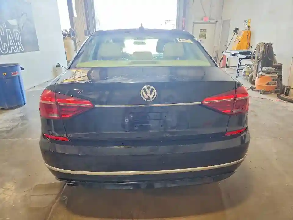 1VWDT7A30HC023876 2017 VOLKSWAGEN PASSAT-5