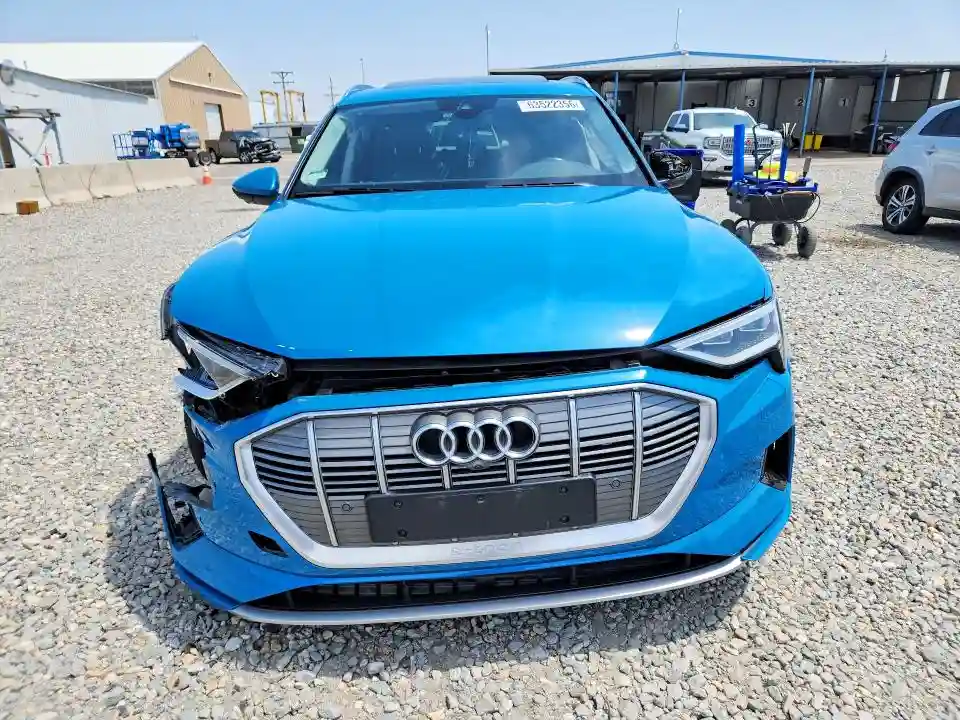 WA1LAAGE0KB002883 2019 AUDI E-TRON-4