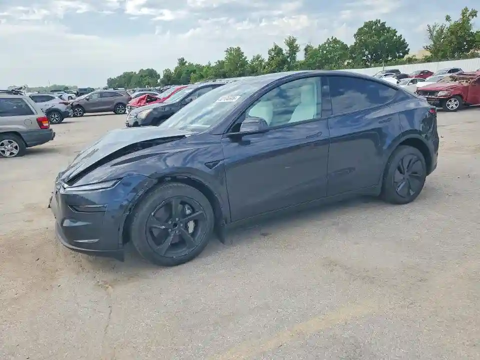 7SAYGDEDXTF437983 2026 TESLA MODEL Y-0