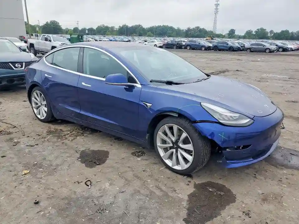 5YJ3E1EB1JF185497 2018 TESLA MODEL 3-3