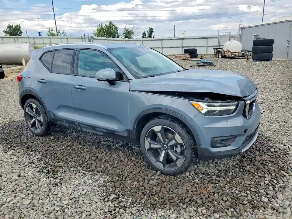 YV4162UK7M2466882 2021 VOLVO XC40-3