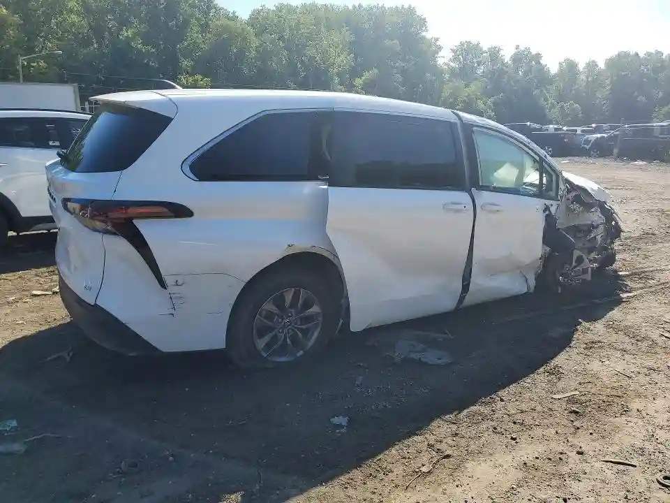 5TDKRKEC9SS225188 2025 TOYOTA SIENNA-2