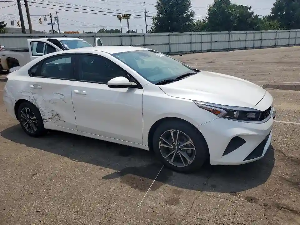 3KPF24AD8PE602448 2023 KIA FORTE LXS-3