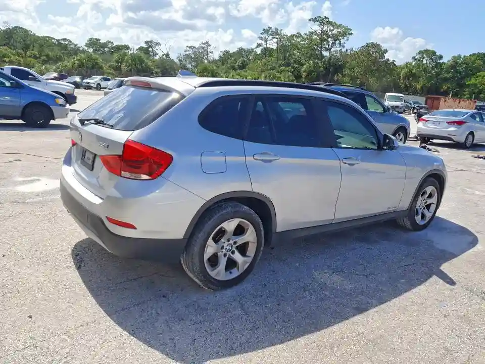 WBAVM1C54FV316422 2015 BMW X1-2