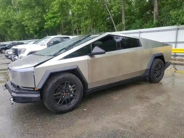 7G2CEHEE3RA048554 2024 TESLA CYBERTRUCK-0
