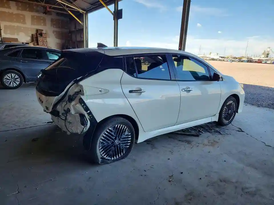 1N4CZ1CV1SC560052 2025 NISSAN LEAF-2