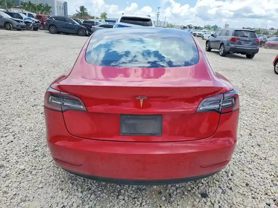 5YJ3E1EA1JF153852 2018 TESLA MODEL 3-5