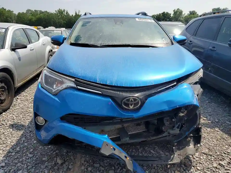 JTMRFREV2JJ720197 2018 TOYOTA RAV4-4