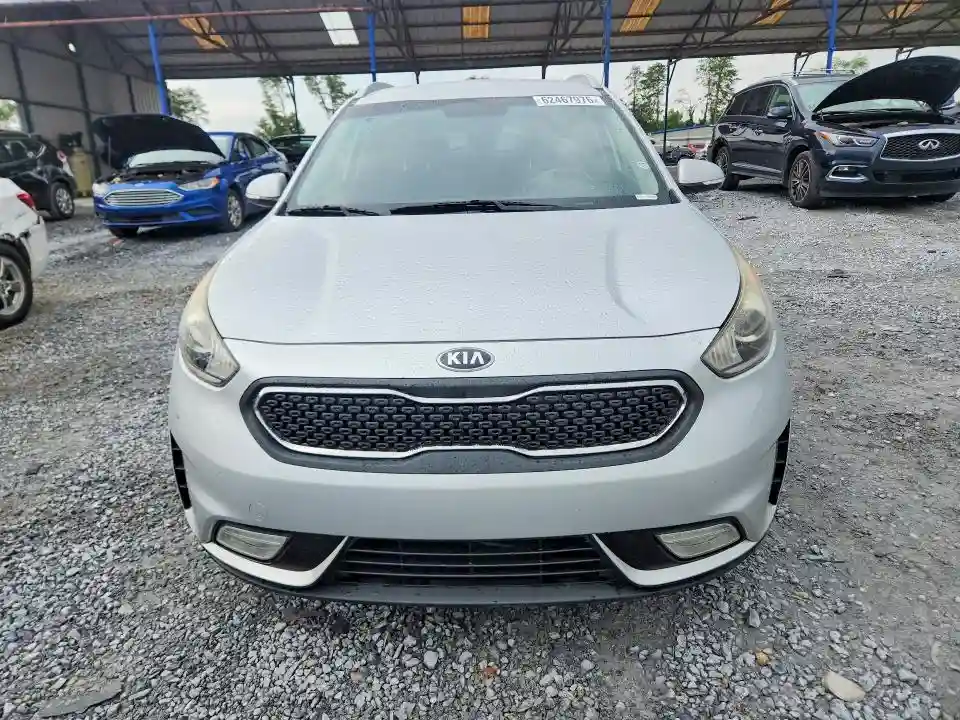 KNDCC3LC7H5036083 2017 KIA NIRO-4