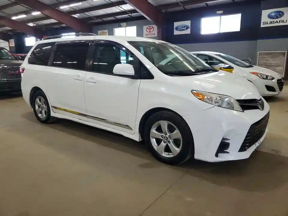 5TDKZ3DC1JS944814 2018 TOYOTA SIENNA-3