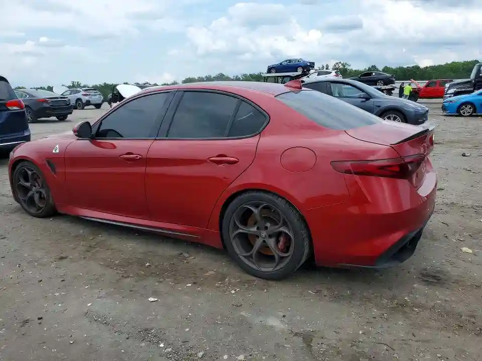 ZARFAEAV2H7547696 2017 ALFA ROMEO GIULIA-1
