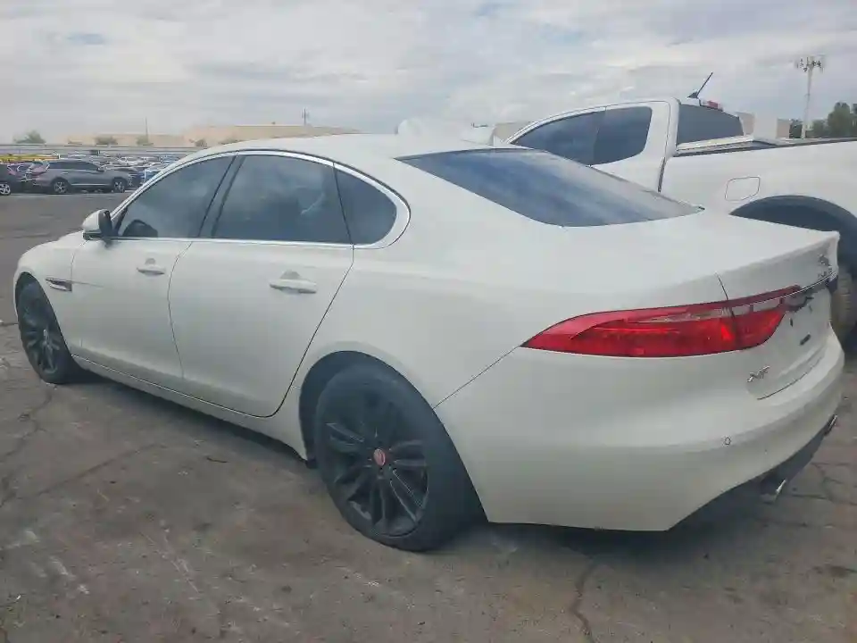SAJBE4BV8GCY13557 2016 JAGUAR XF-1