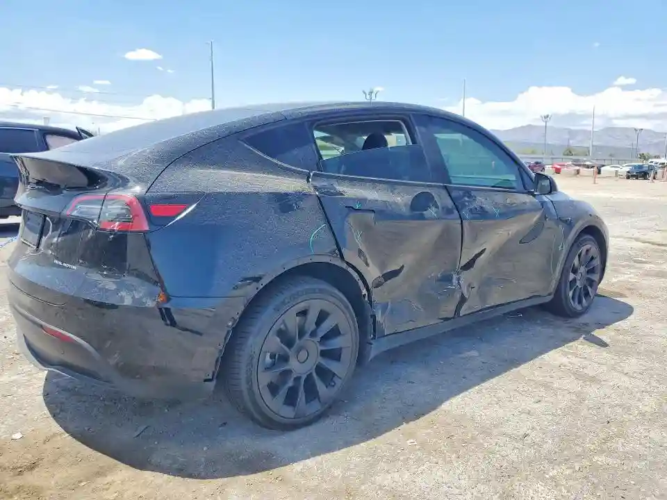 7SAYGDEE6PF629688 2023 TESLA MODEL Y-2