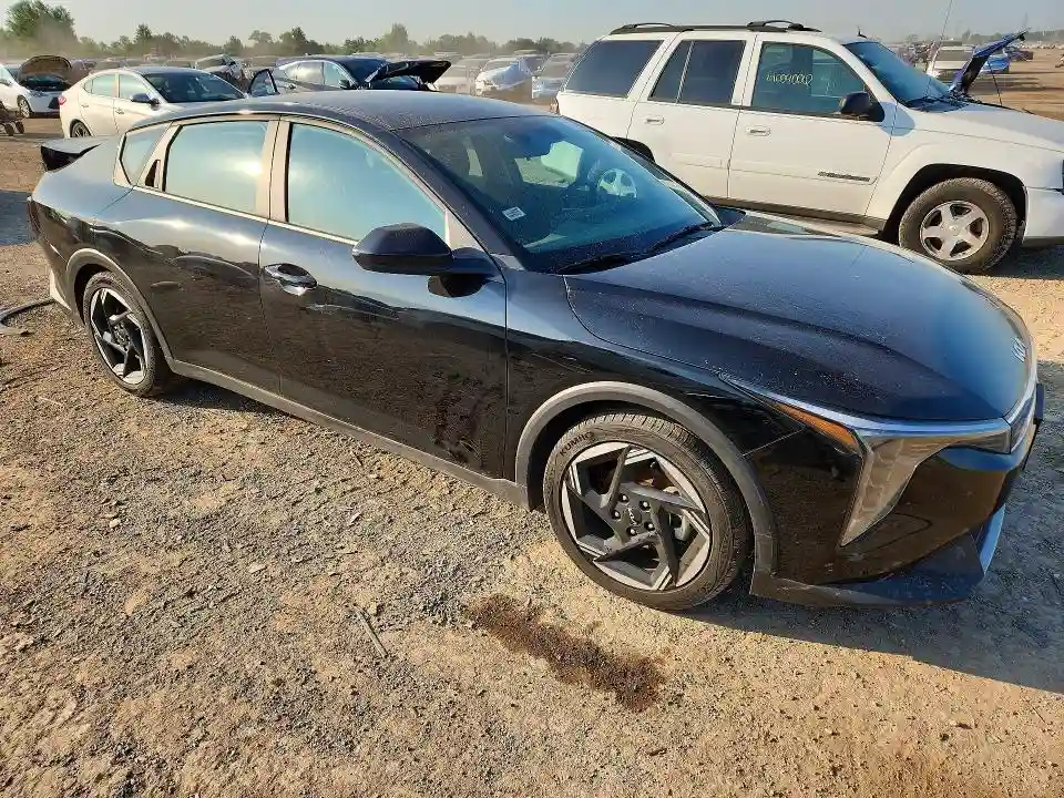 3KPFU4DEXSE027762 2025 KIA K4-3