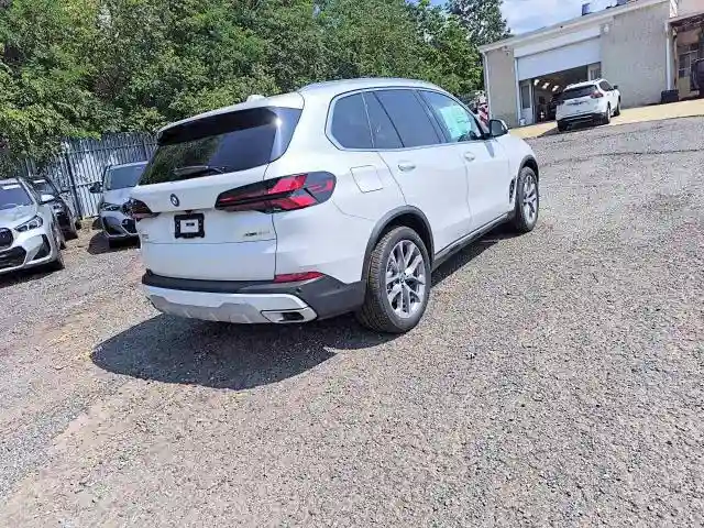 5UX23EU09T9342584 2026 BMW X5-3