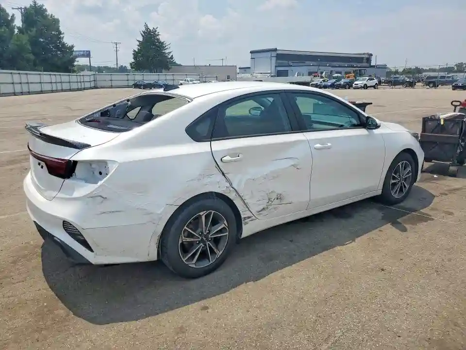 3KPF24AD8PE602448 2023 KIA FORTE LXS-2