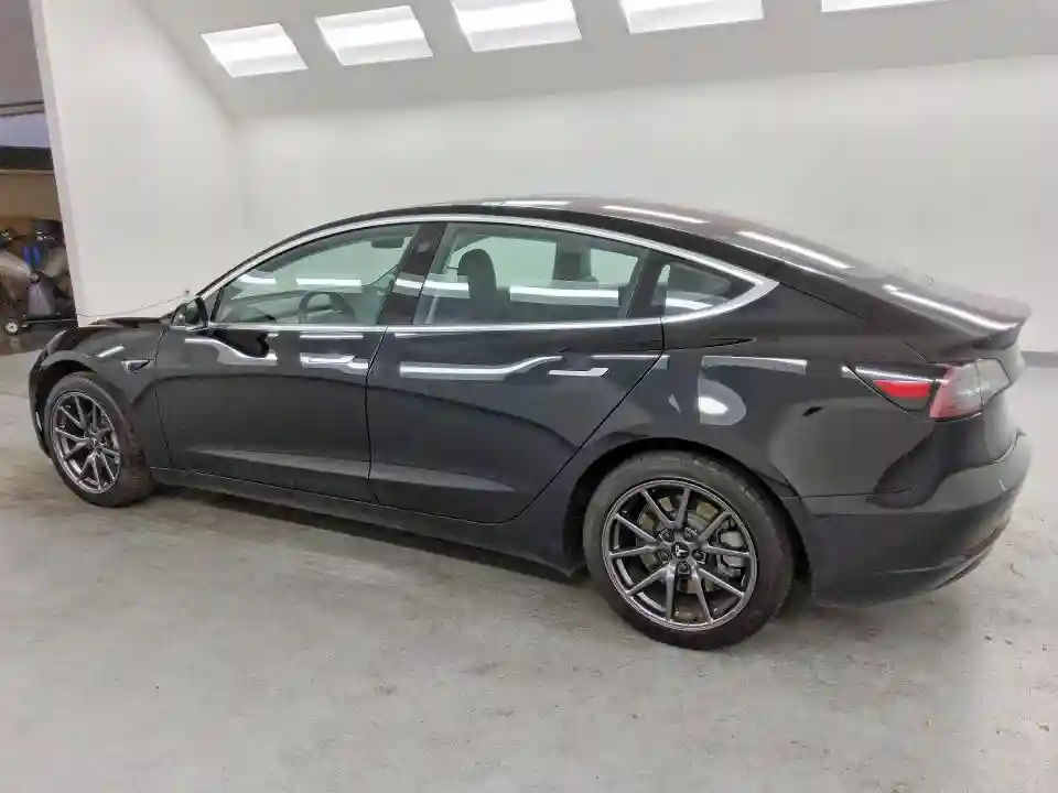5YJ3E1EA8JF013863 2018 TESLA MODEL 3-1