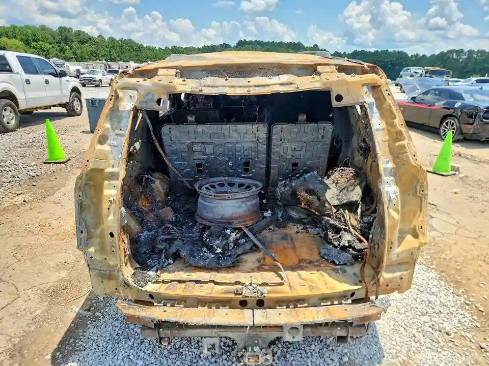 1GNS6CKD6TR194386 2026 CHEVROLET SUBURBAN-5