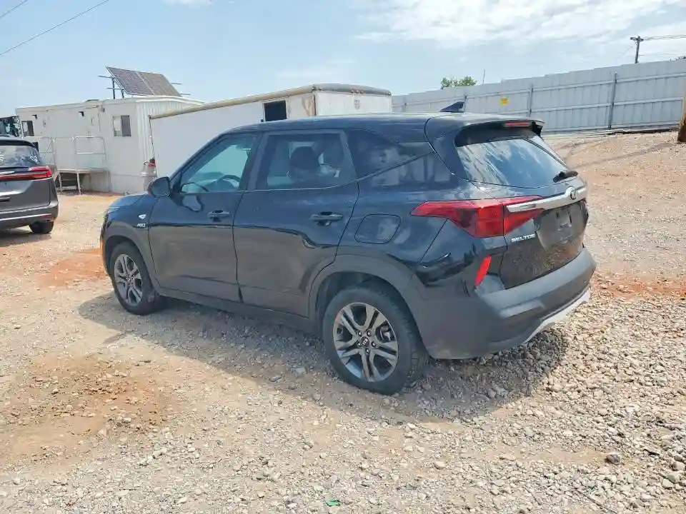 KNDEPCAA5M7058922 2021 KIA SELTOS-1