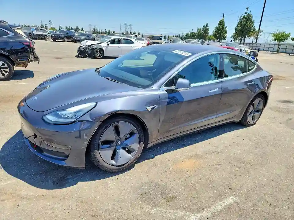 5YJ3E1EA6JF077741 2018 TESLA MODEL 3-0