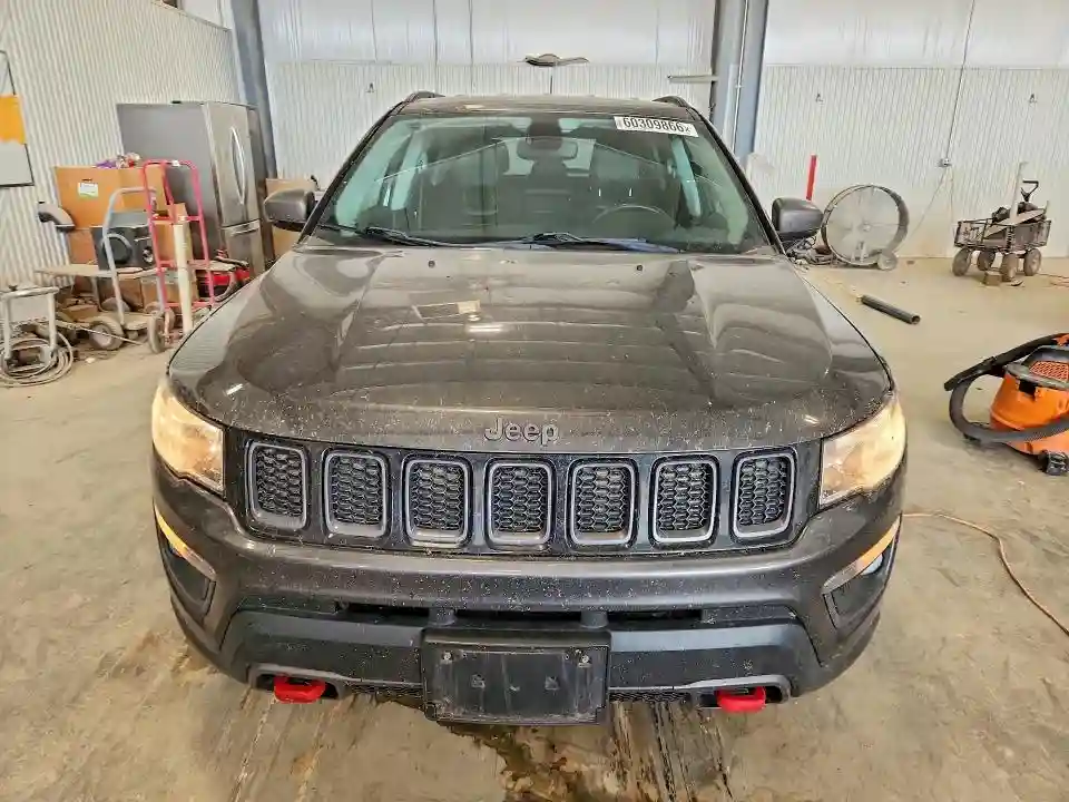 3C4NJDDB3KT627982 2019 JEEP COMPASS-4