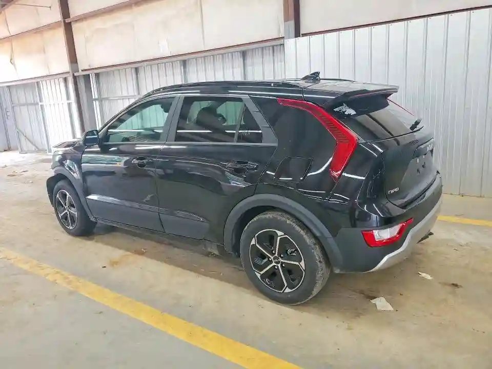 KNDCP3LE0S5306056 2025 KIA NIRO-1