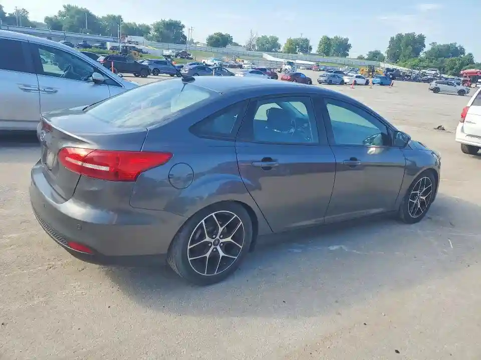1FADP3H2XJL303135 2018 FORD FOCUS SEL-2