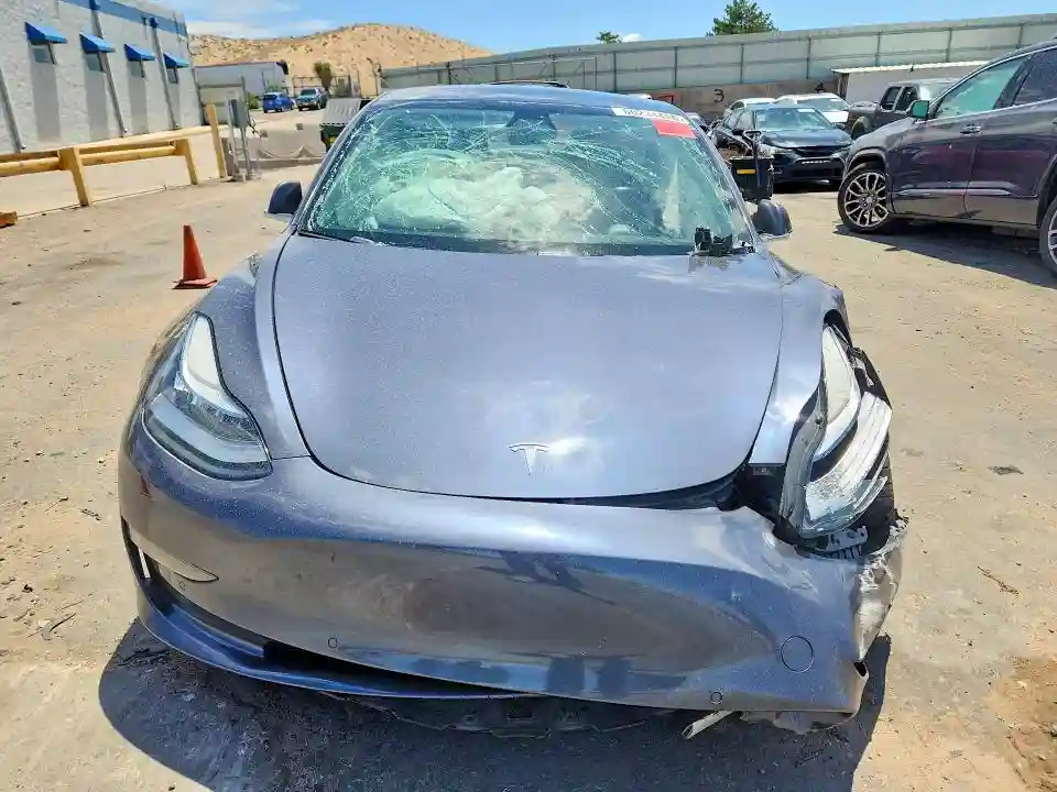 5YJ3E1EB2LF620238 2020 TESLA MODEL 3-4