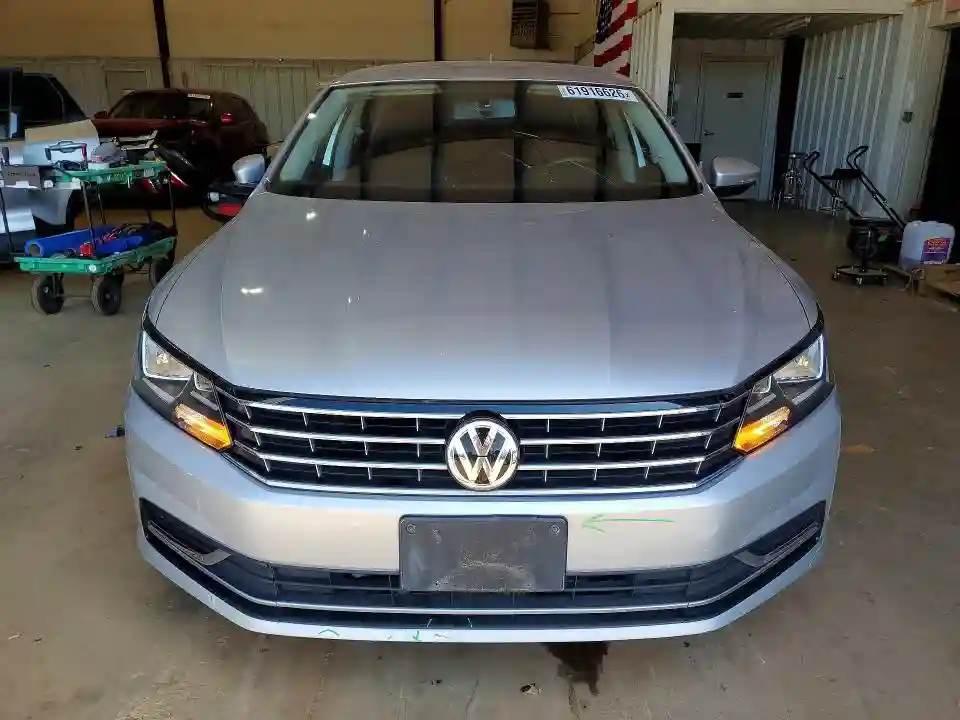 1VWAT7A30HC029504 2017 VOLKSWAGEN PASSAT-4