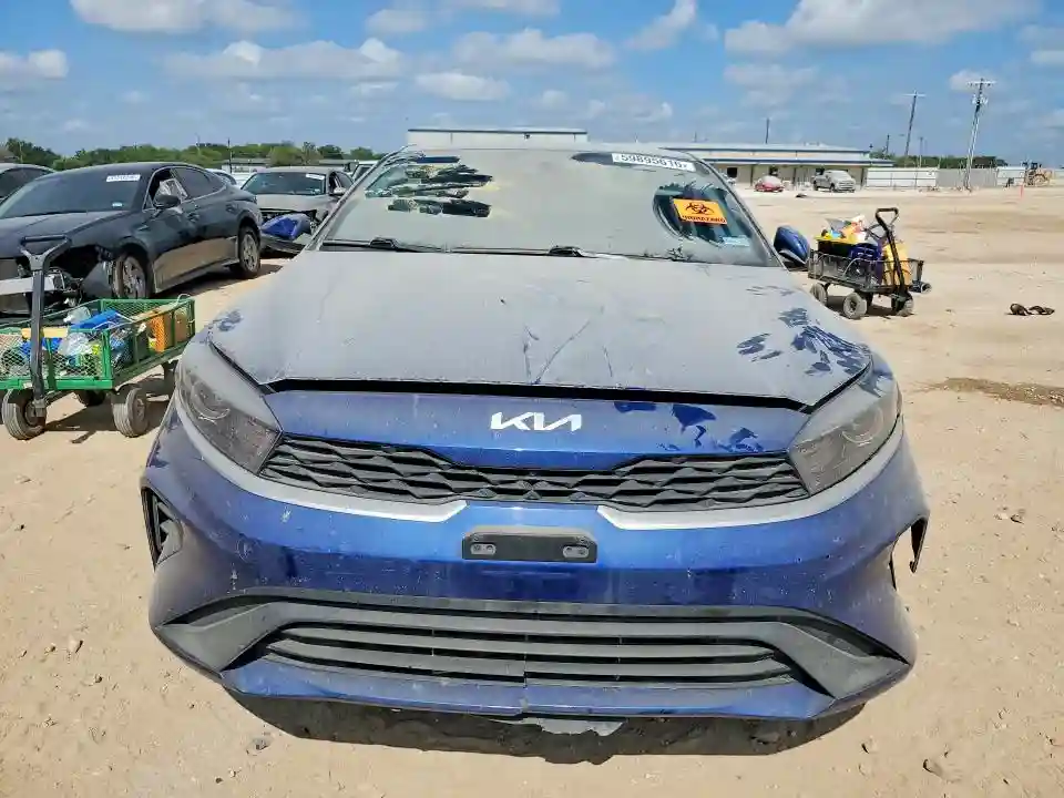3KPF24AD3PE568841 2023 KIA FORTE LXS-4