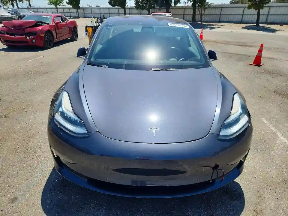 5YJ3E1EA6JF077741 2018 TESLA MODEL 3-4