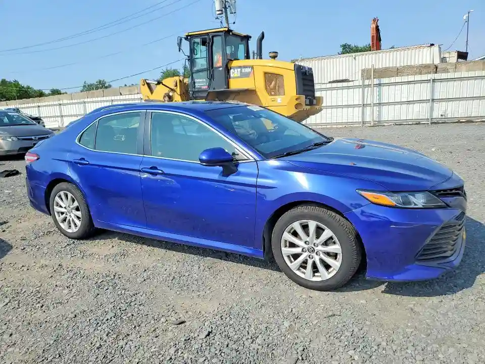 JTNB11HK0J3011187 2018 TOYOTA CAMRY-3